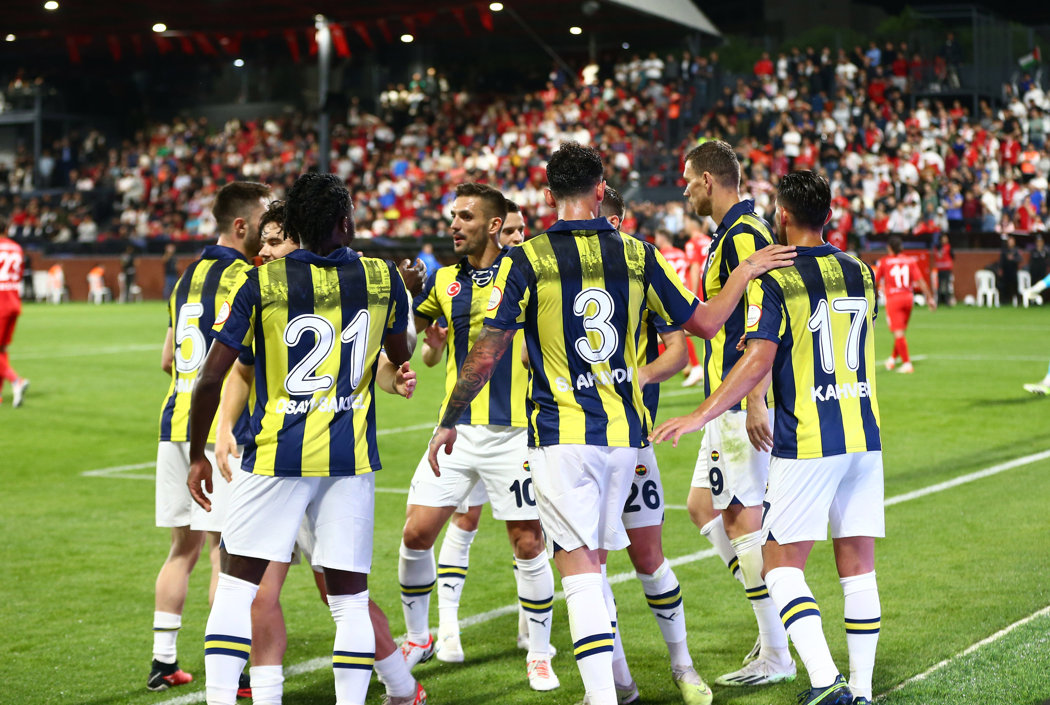Galatasaray istiyordu Fenerbahçe bombayı patlattı! Ara transferde ortalık karışacak