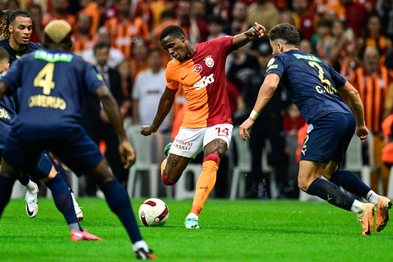 TRANSFER HABERİ - Galatasaray’ın yıldız ismi ocakta ayrılıyor! Resmi görüşmeler başladı