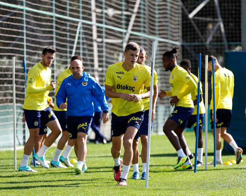 FENERBAHÇE HABERLERİ - Operasyon için düğmeye basıldı! Savunmaya 1.91’lik kule geliyor