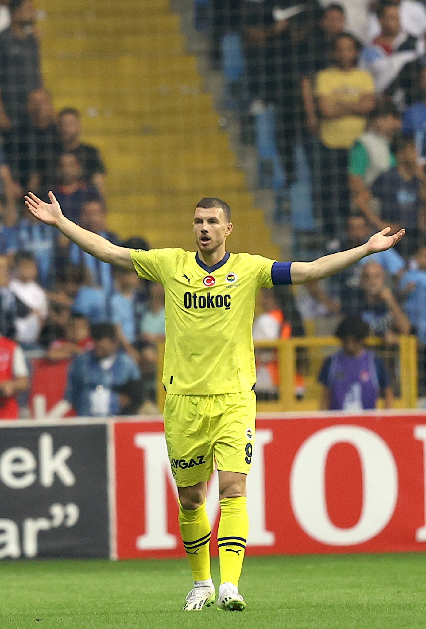 Fenerbahçe haberleri: Edin Dzeko’dan İsmail Kartal’a tepki!