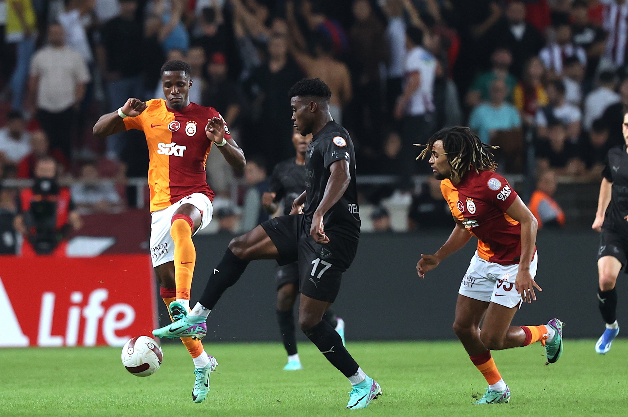 GALATASARAY HABERİ: Wilfried Zaha’dan Hatayspor maçında şok tepki!