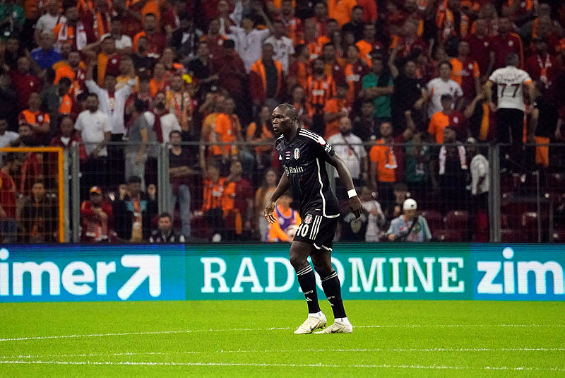 TRANSFER HABERİ | Beşiktaş’a şok! Yıldız futbolcu takımda ayrılıyor