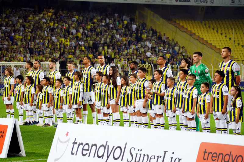 TRANSFER HABERLERİ: Fenerbahçe’de ayrılıklar peş peşe! İsmail Kartal biletlerini kesti