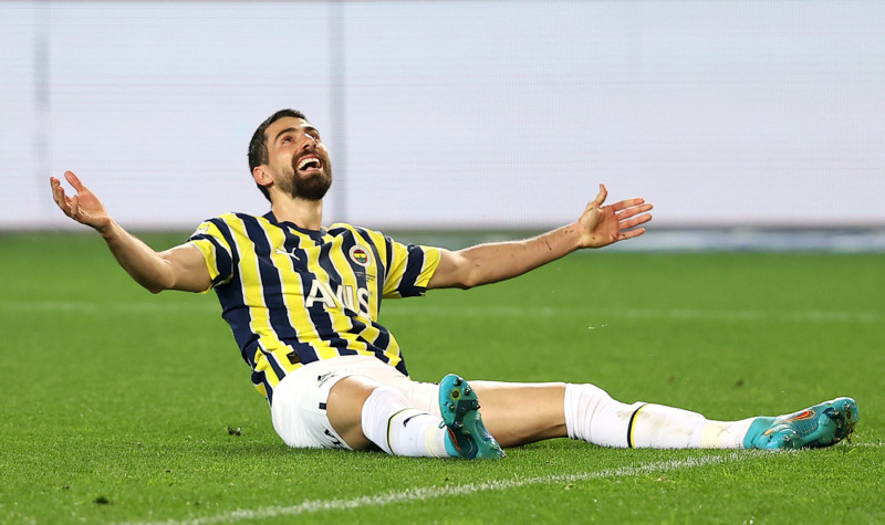 TRANSFER HABERLERİ: Fenerbahçe’de ayrılıklar peş peşe! İsmail Kartal biletlerini kesti