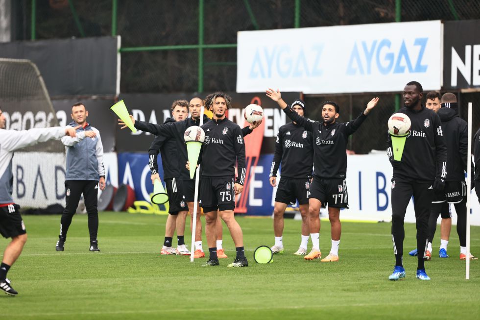 TRANSFER HABERİ: Beşiktaş’ta flaş Rachid Ghezzal gelişmesi! Yollar ayrılıyor mu? | ÖZEL
