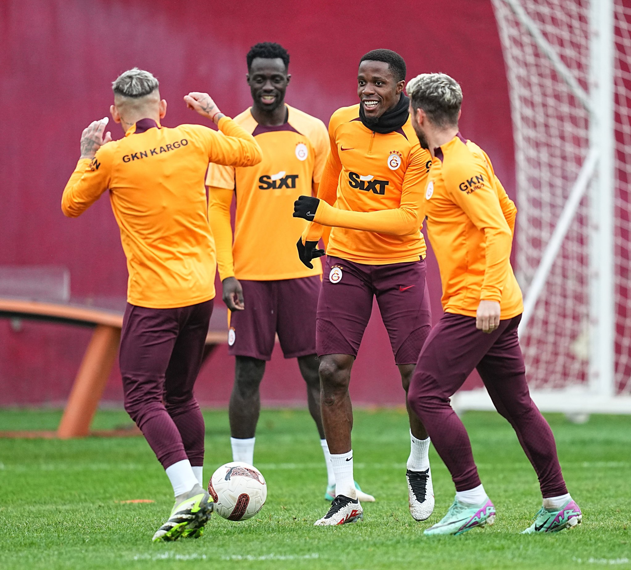 Galatasaray zirve peşinde! İşte Okan Buruk’un Alanyaspor maçı muhtemel 11’i