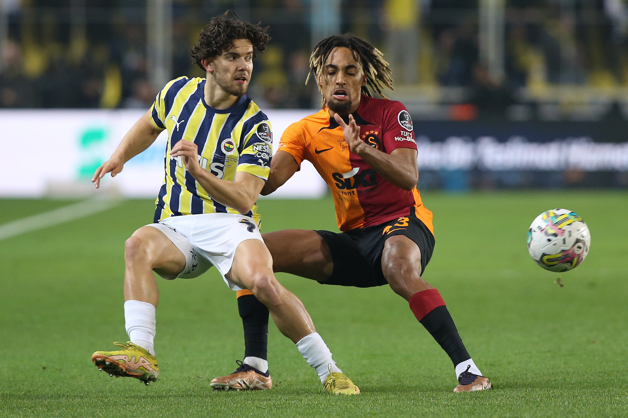 Sacha Boey için olay transfer iddiası! ’Galatasaray satmaya mecbur’