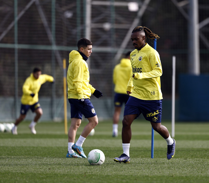 TRANSFER HABERİ - Fenerbahçe Napoli’den kazanmaya devam ediyor! Devre arası...