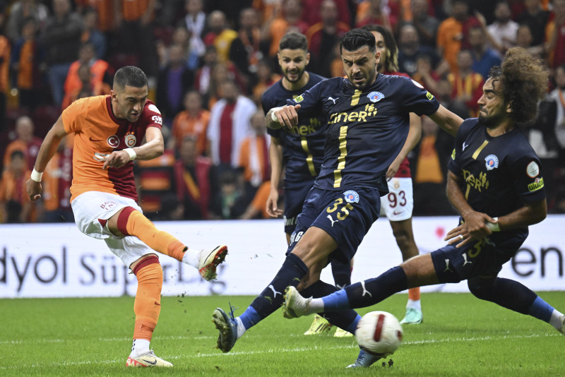 GALATASARAY HABERLERİ - Hakim Ziyech Hollanda basınına konuştu! Ajax’a dönmek...