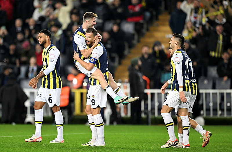 Fenerbahçe’de öncelik stoper transferi! 3 aday belirlendi