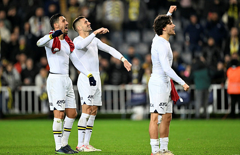 TRANSFER HABERİ | Fenerbahçe’nin yıldızını istiyorlar! ’Astronomik bir ücret...’