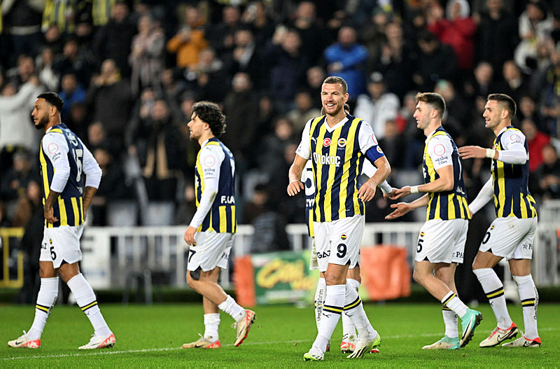 TRANSFER HABERİ | Fenerbahçe’nin yıldızını istiyorlar! ’Astronomik bir ücret...’
