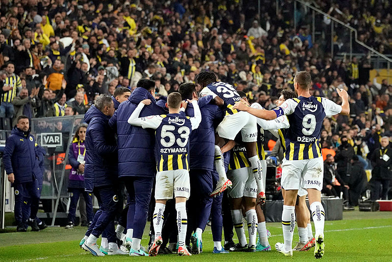 TRANSFER HABERİ | Fenerbahçe’nin yıldızını istiyorlar! ’Astronomik bir ücret...’