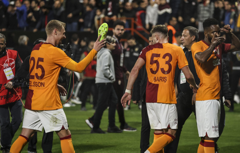 Galatasaray’a çilek geliyor! Okan Buruk yeni yıldızına kavuşuyor