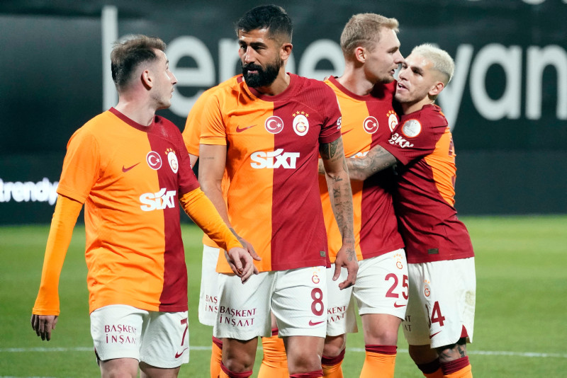 Galatasaray’a çilek geliyor! Okan Buruk yeni yıldızına kavuşuyor