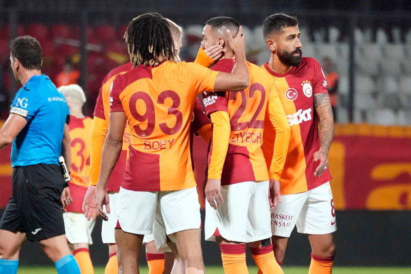 Galatasaray’a çilek geliyor! Okan Buruk yeni yıldızına kavuşuyor