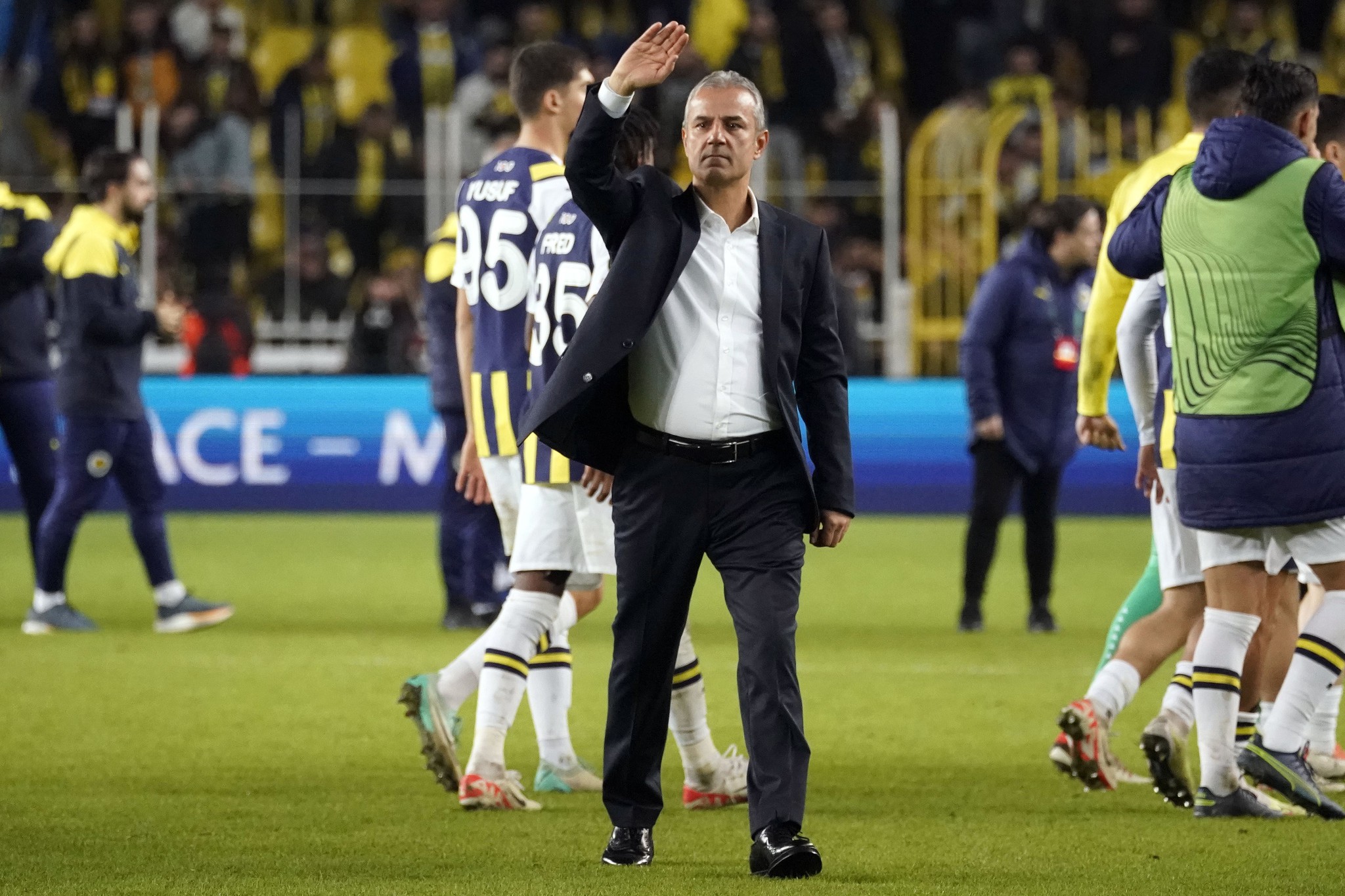 TRANSFER HABERİ | Batshuayi gidiyor yerine o geliyor! Fenerbahçe’nin yeni golcüsü Ada’dan