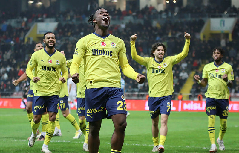 Fenerbahçe’de beklenmedik gelişme! Transferden vazgeçildi