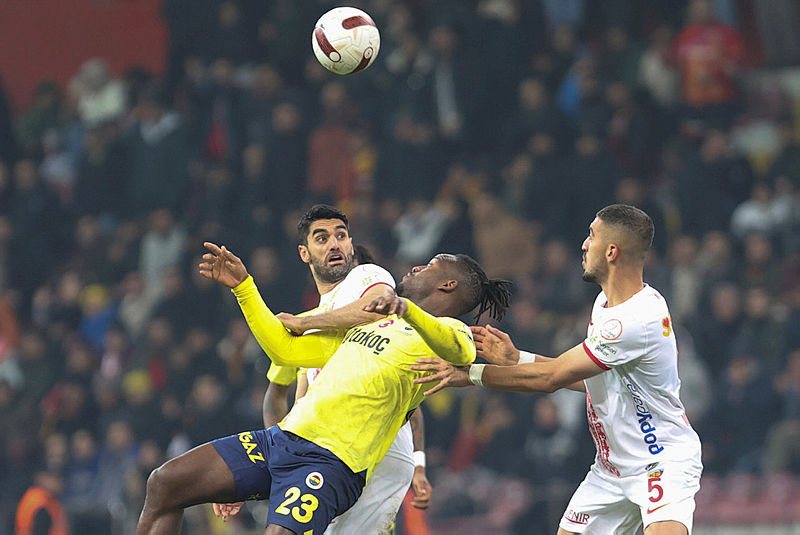 Fenerbahçe’de beklenmedik gelişme! Transferden vazgeçildi