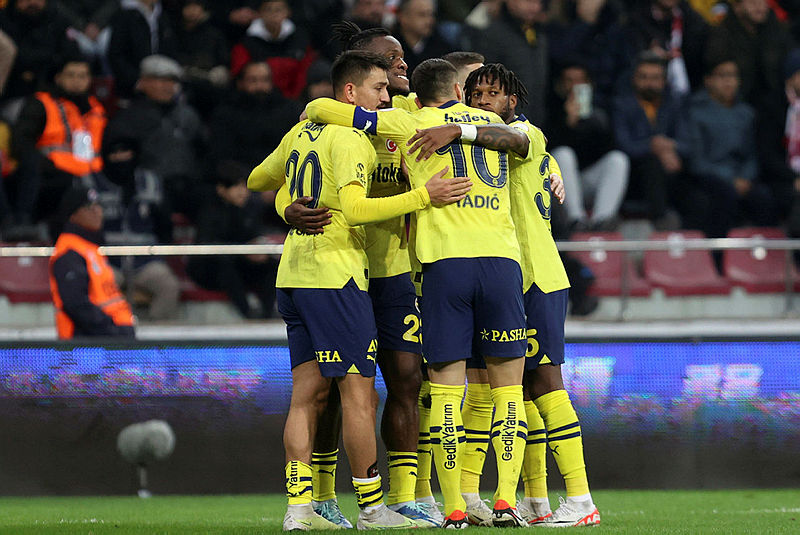 Fenerbahçe’de beklenmedik gelişme! Transferden vazgeçildi