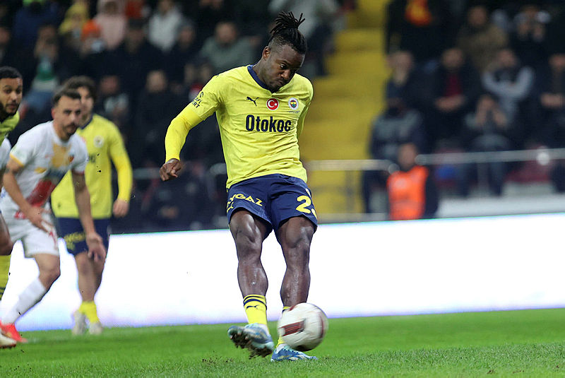 Fenerbahçe’de beklenmedik gelişme! Transferden vazgeçildi