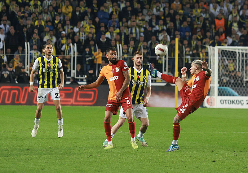 Fenerbahçe istiyordu Galatasaray devreye girdi! Yıldız isim için transfer savaşı başladı
