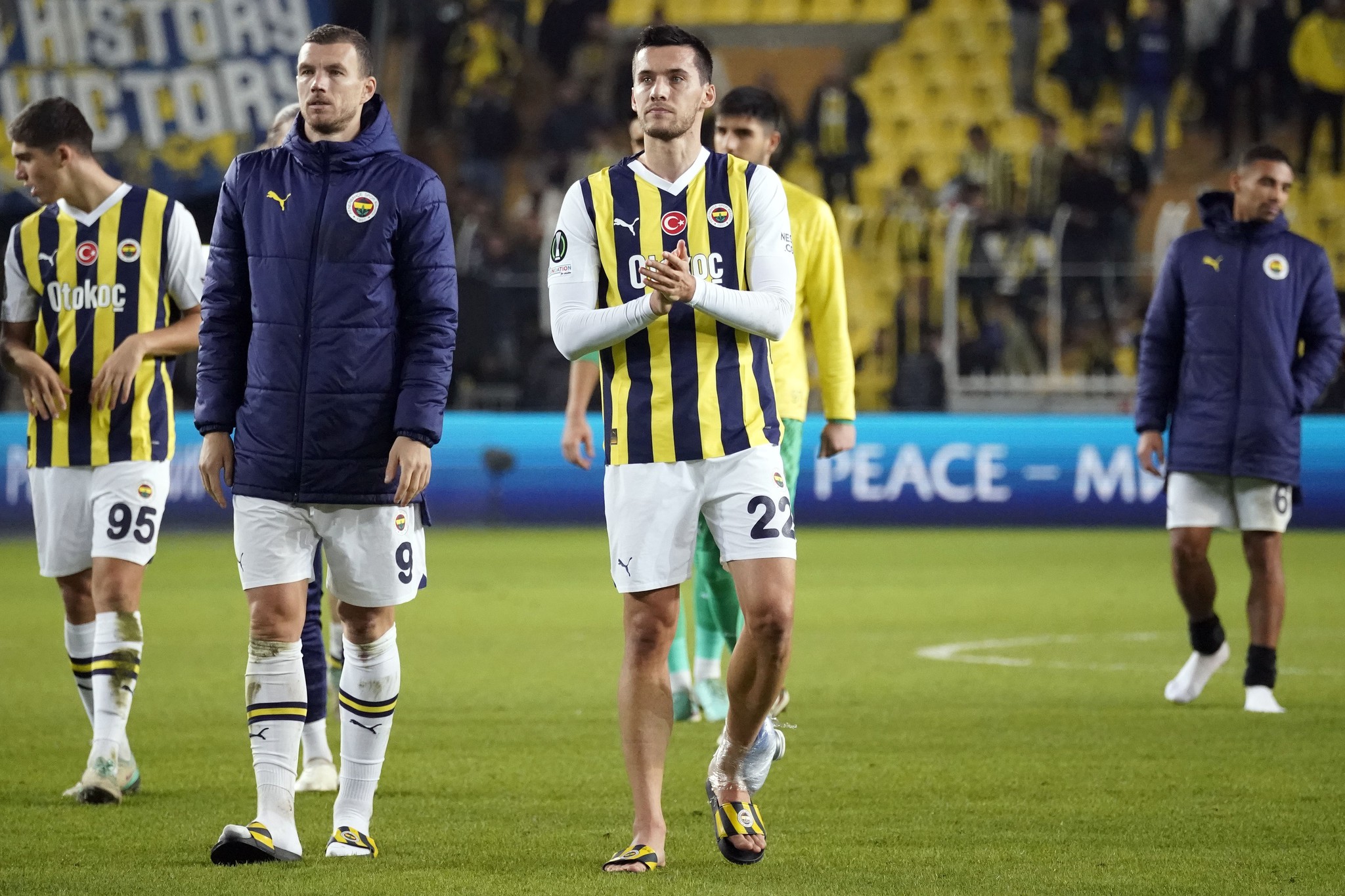 TRANSFER HABERLERİ | Sezon başında Fenerbahçe’den ayrılmıştı! Yıldız oyuncu geri dönüyor!