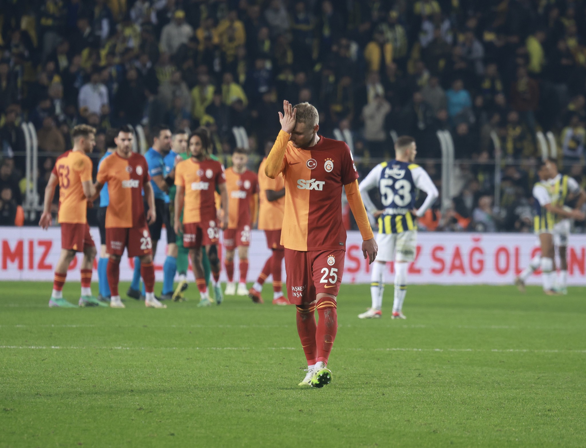 TRANSFER HABERİ: Galatasaray’dan yeni yıl bombası! Fenerbahçe’nin eski yıldızı geliyor