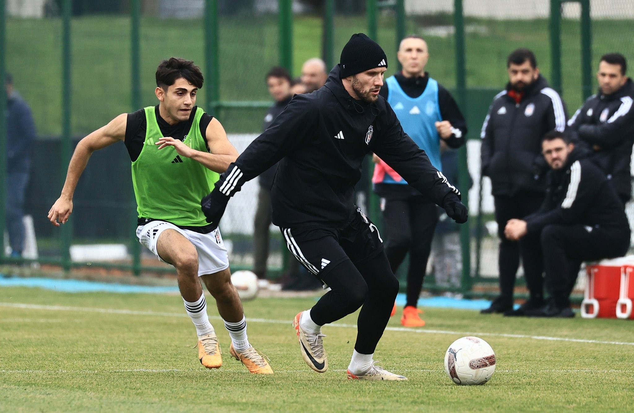 Beşiktaş Youcef Atal’ı bitiriyor! Transferde Rachid Ghezzal detayı
