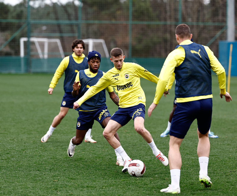 FENERBAHÇE HABERLERİ - Rade Krunic’e sürpriz talip! Transfer savaşında flaş Galatasaray detayı