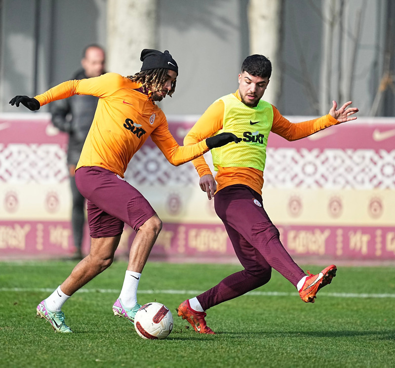 TRANSFER HABERİ - Milan’dan sürpriz hamle! Rade Krunic’i Fenerbahçe’ye verecek Galatasaray’ın yıldızını alacak