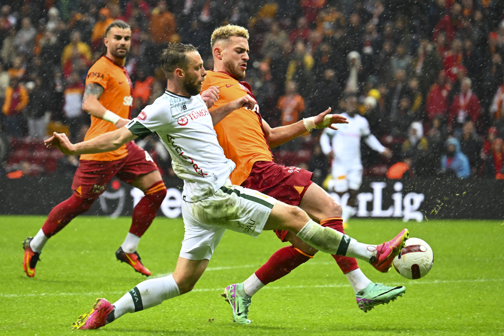 TRANSFER HABERİ | Galatasaray’dan 10 numara hamle! Premier Lig’den yıldız orta saha geliyor