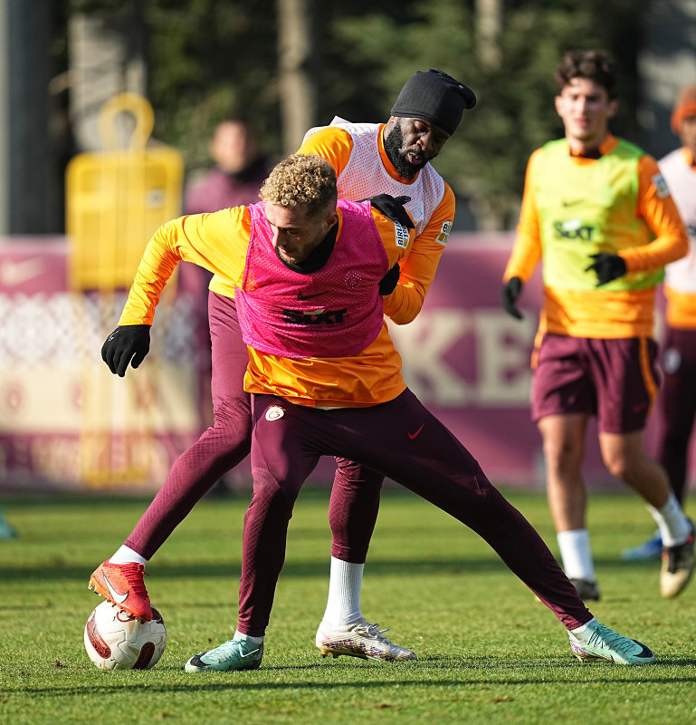 TRANSFER HABERİ - Galatasaray Avrupa devlerinin rakibi oldu! Resmi teklif yapıldı