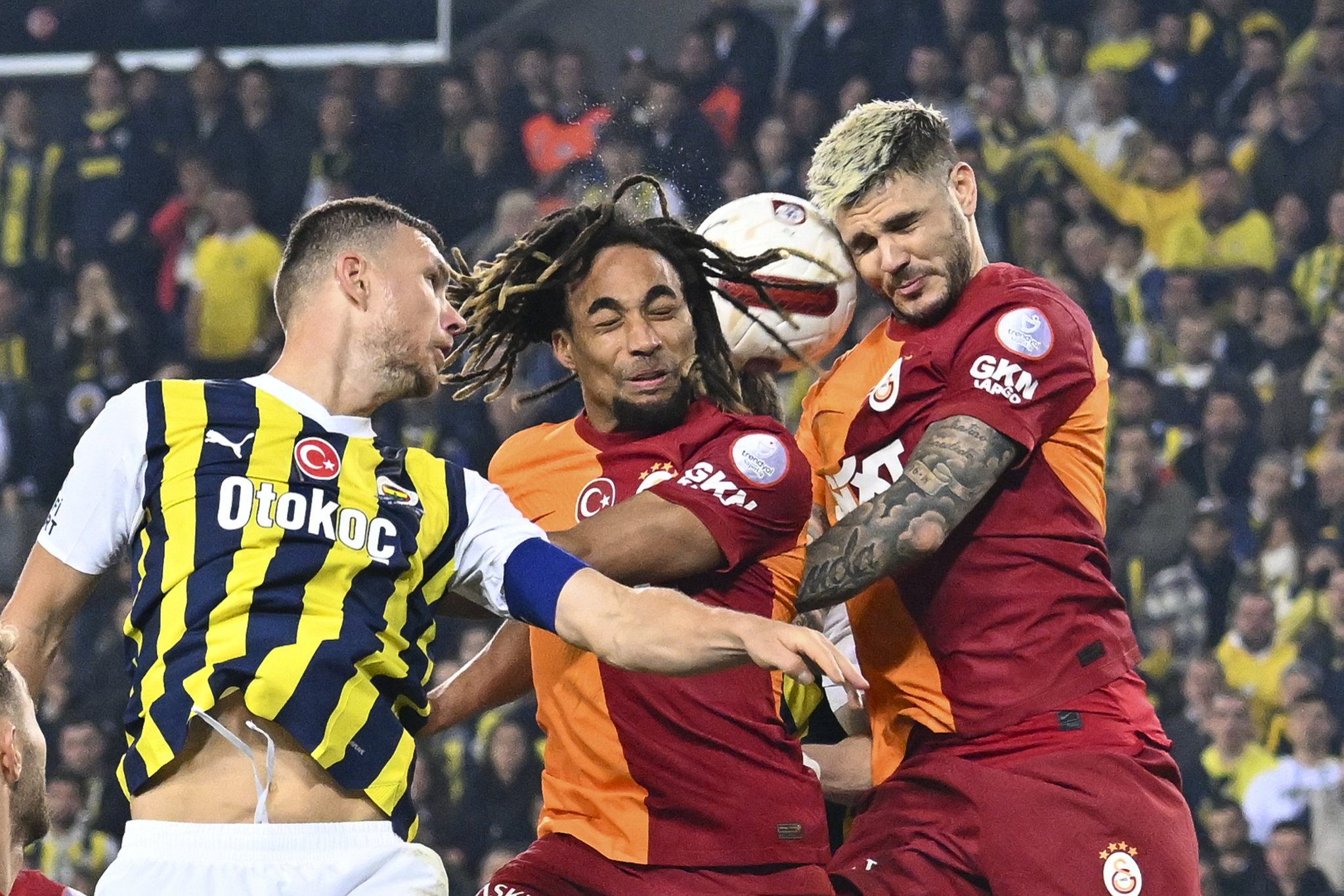TRANSFER HABERİ: Galatasaray’da flaş gelişme! 3 yıldızla yollar ayrılıyor mu?