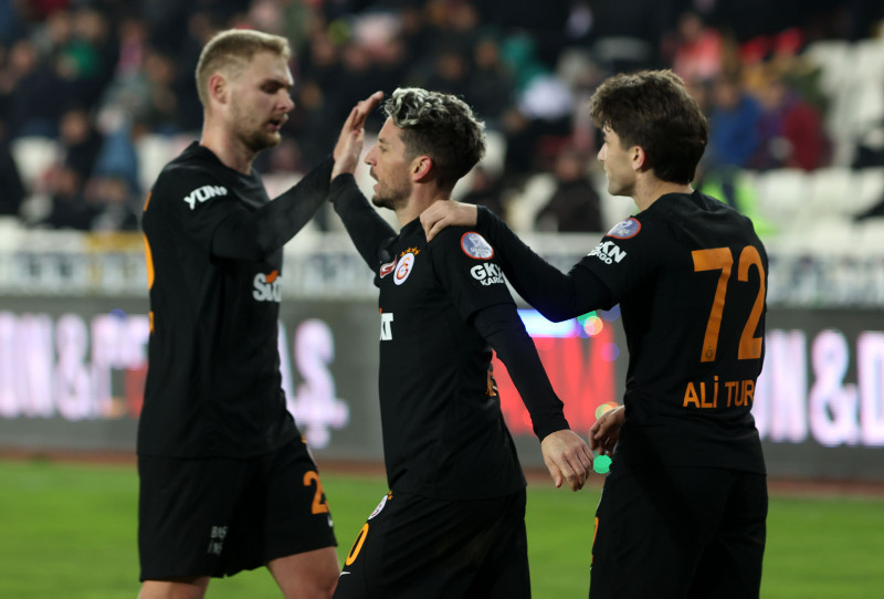 Galatasaray telafi peşinde! İşte Okan Buruk’un Kayserispor maçı muhtemel 11’i