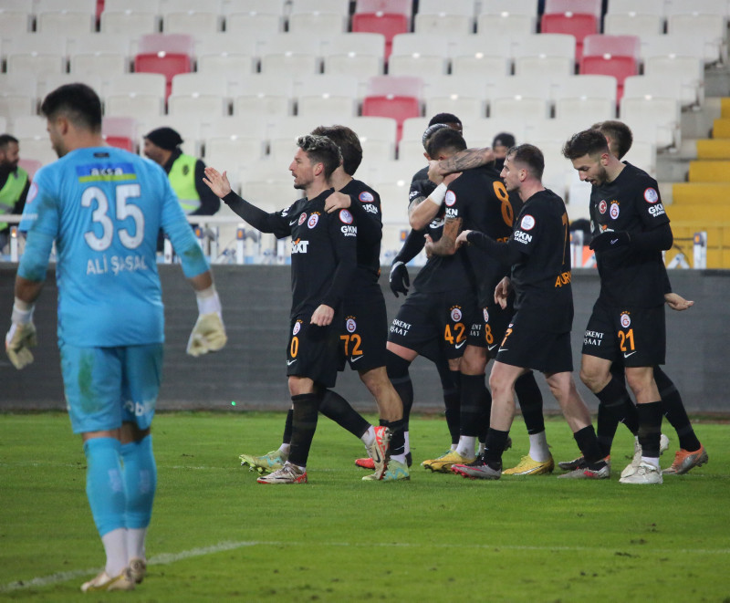 Galatasaray telafi peşinde! İşte Okan Buruk’un Kayserispor maçı muhtemel 11’i