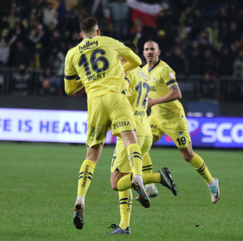 Transferin gözdesiydi! İtalyan devi Fenerbahçe’ye rakip oldu