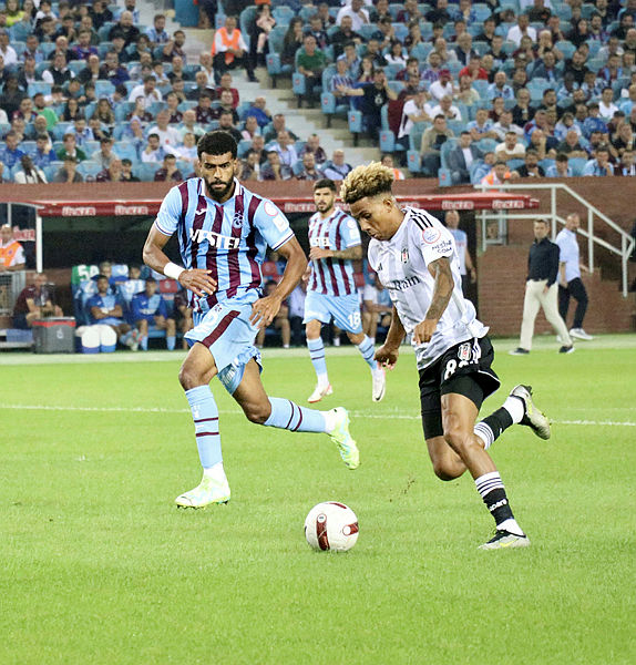 Beşiktaş ile Trabzonspor o yıldız için kafa kafaya geldi! İlk teklif Kartal’dan