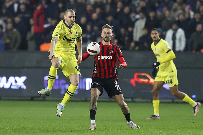 FENERBAHÇE TRANSFER HABERİ | Takımdan ayrılması bekleniyordu! Resmen talip oldular!