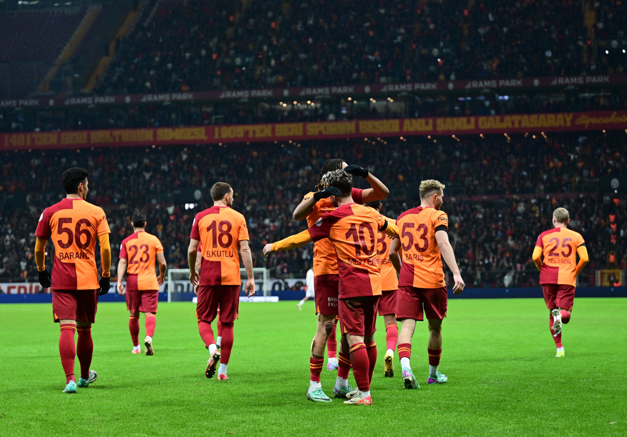 TRANSFER HABERİ | Galatasaray 10 numara sorununu çözüyor! İşte hedefteki yıldız