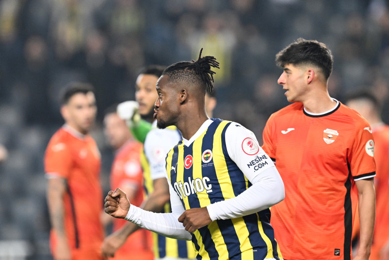 TRANSFER HABERİ - Fenerbahçe’de ayrılık kapıda! Yıldız isim için kulüp başkanı devreye girdi