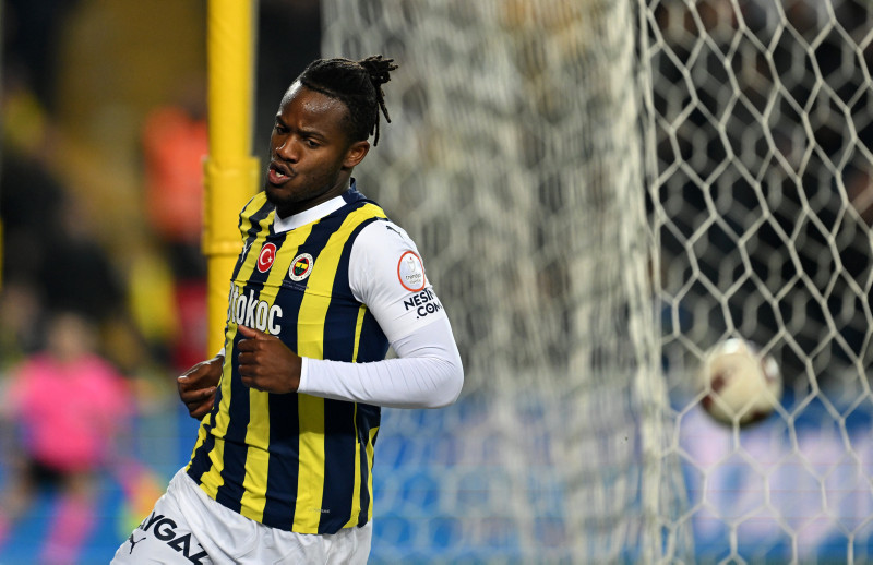 TRANSFER HABERİ - Fenerbahçe’de ayrılık kapıda! Yıldız isim için kulüp başkanı devreye girdi