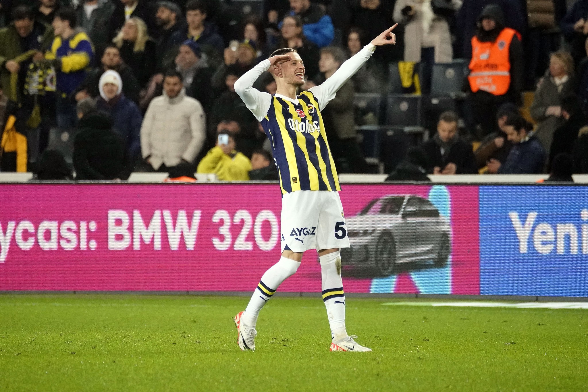 TRANSFER HABERİ: Fenerbahçe’de şaşırtan ayrılık! Bonservis ücreti 35 milyon Euro