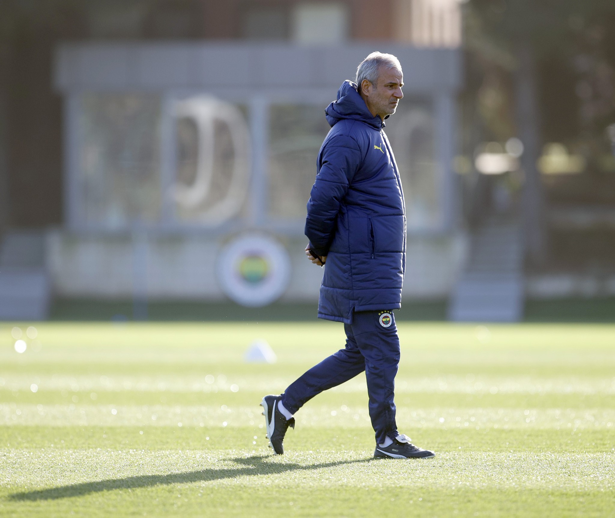 Fenerbahçe’den sürpriz transfer harekatı! Herkes defans beklerken...