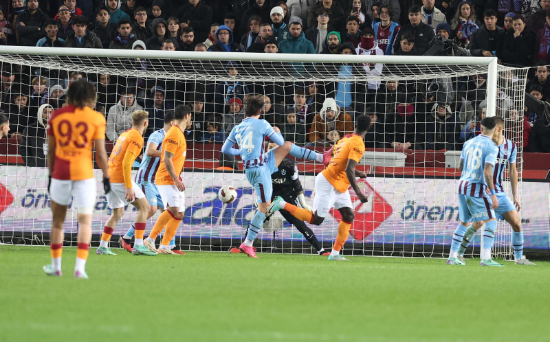 Fransızlar resmen duyurdu! Galatasaray PSG’nin yıldızı için transfer harekatına çıkıyor!
