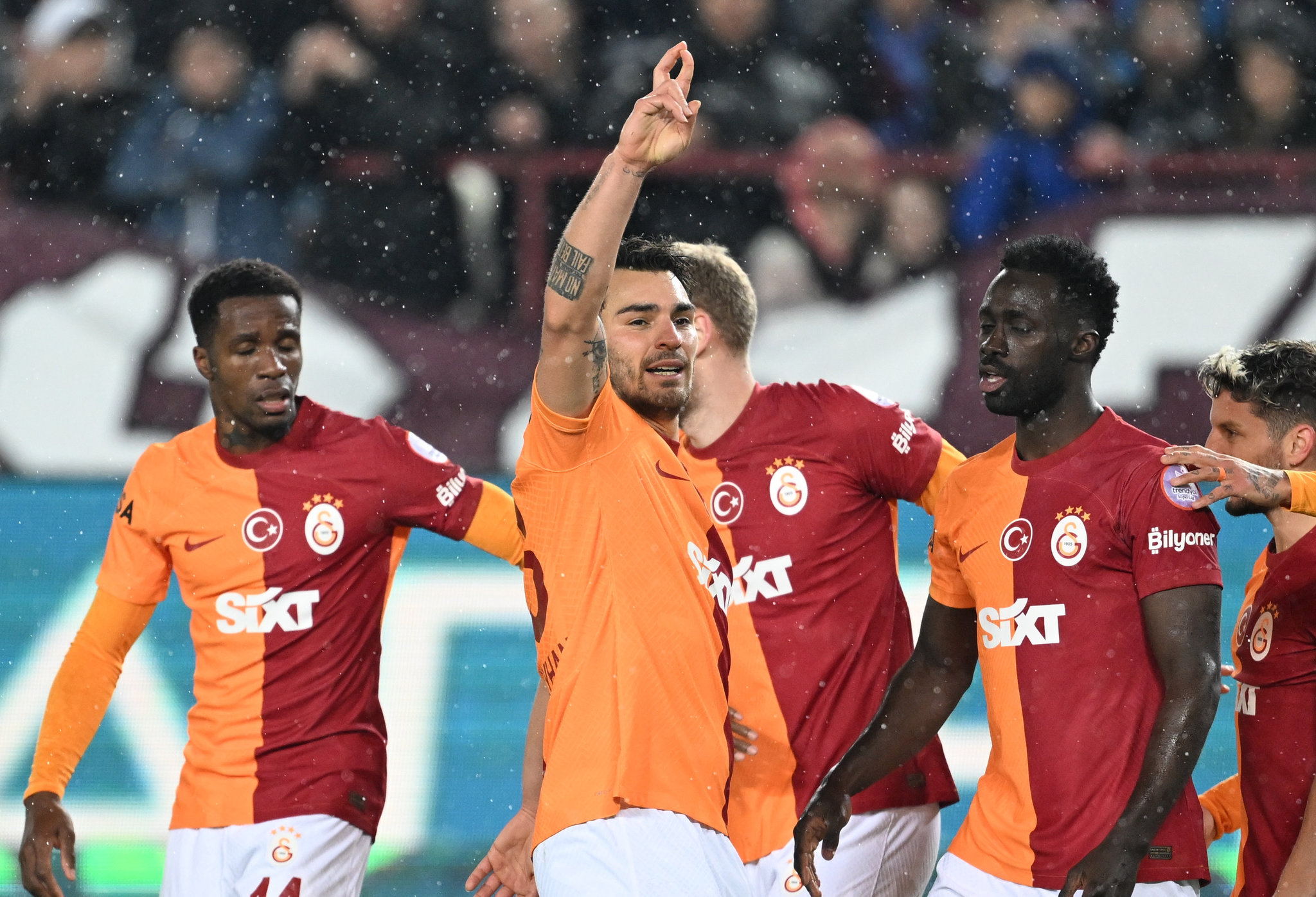 TRANSFER HABERİ - Eski Barcelonalı sol bek sorununu çözmek için Galatasaray’a geliyor