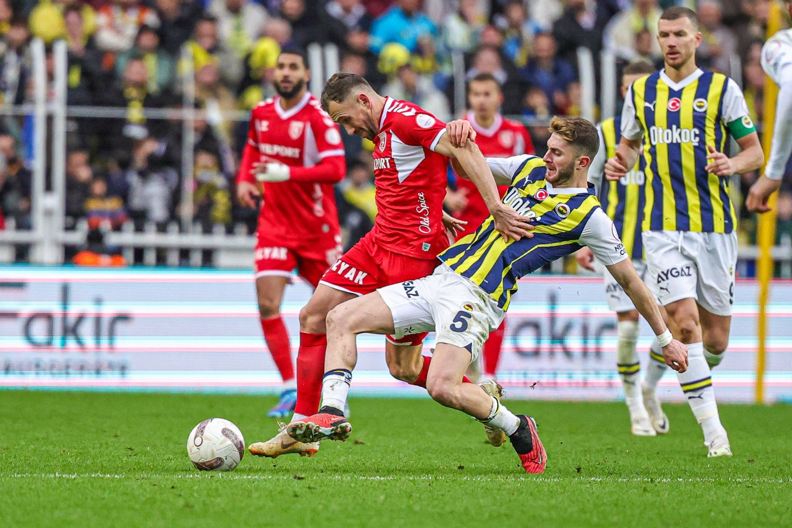 Fenerbahçe’nin yeni yıldızı Montella’dan! Transferde domino etkisi