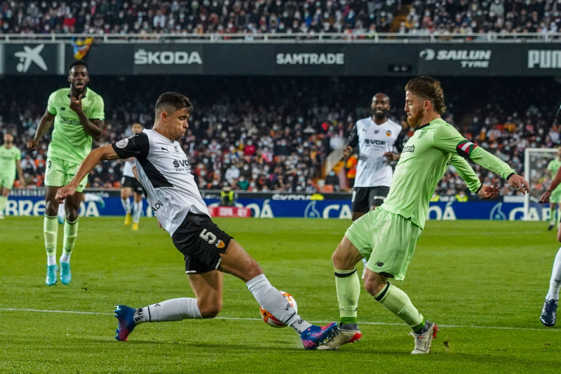 TRANSFER HABERİ - Beşiktaş savunmaya duvar örüyor! Fernando Santos için gelecek