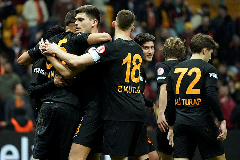 Transferde rota Almanya’ya çevrildi! Galatasaray’ın soluna yeni aday