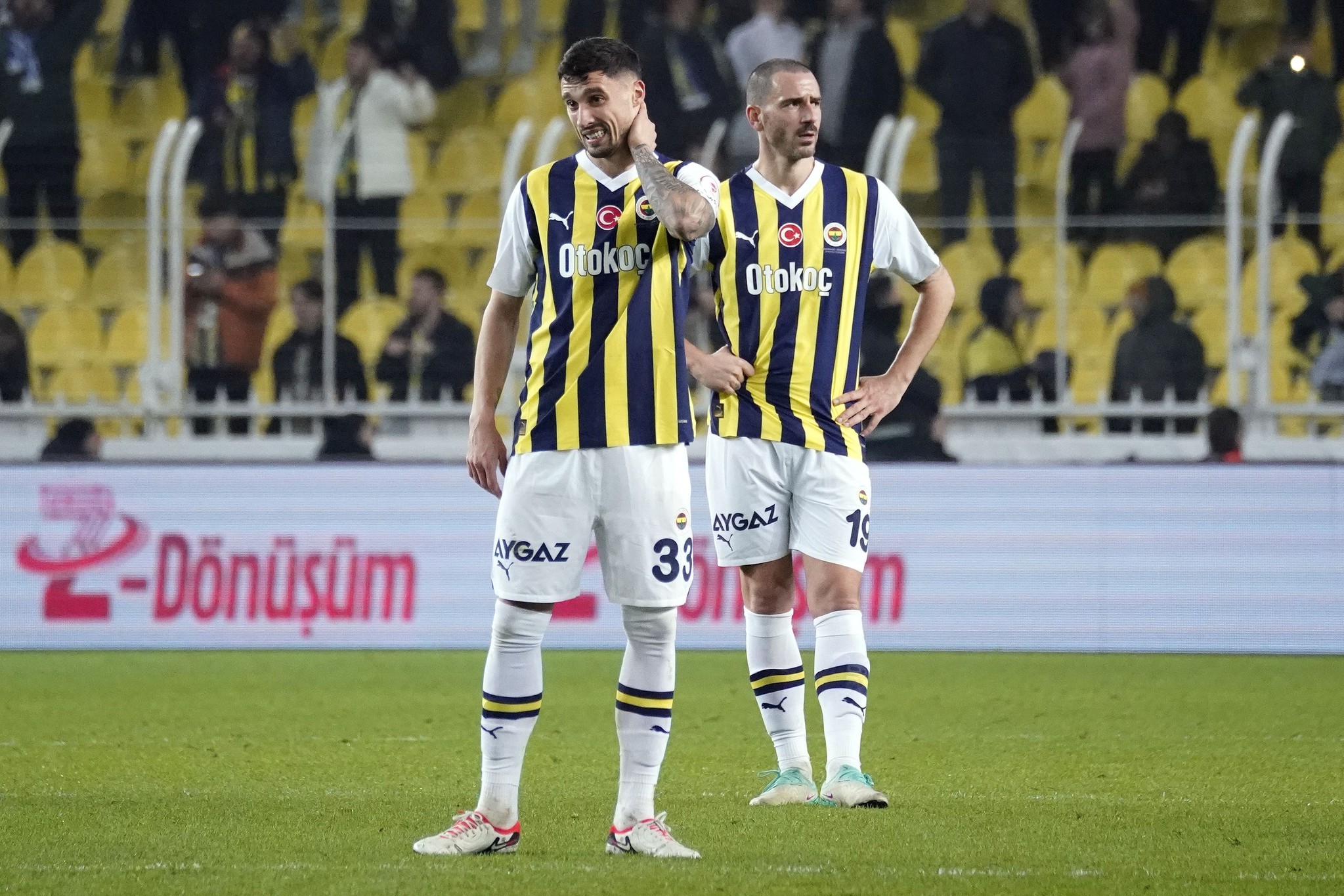 Fenerbahçe ve Galatasaray’ın dev kapışması! Transfer hazirana kaldı